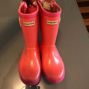 Kids Hunter boot size 10 US and 9 UK.